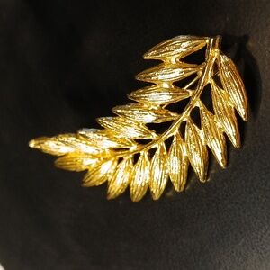 Vintage AAI Goldtone Brooch Pin Fern Leaf Branch